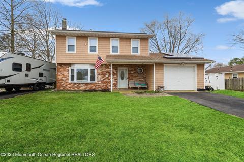402 6th St, Waretown, NJ 08758