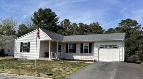 7 Brockton Ct, Whiting, NJ 08759