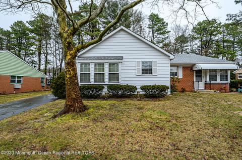 59 Yorktowne Pkwy # A, Whiting, NJ 08759