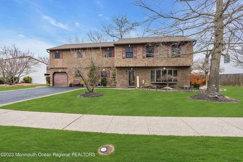 18 Alden Ter, Howell, NJ 07731