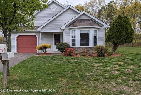 197 Skyline Dr, Lakewood, NJ 08701