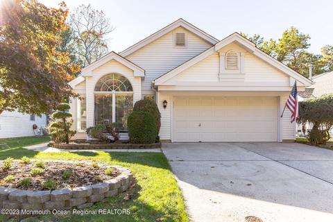 2347 Kira Ct, Toms River, NJ 08755