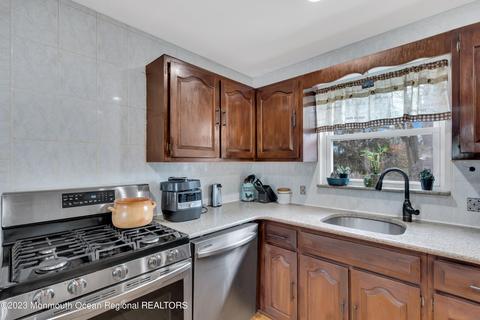 17 Laurel Ave, Jackson, NJ 08527 photo 13