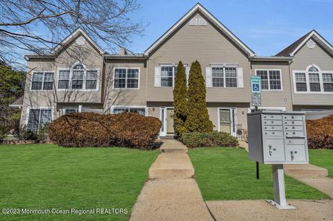 38 Dover Ct, Tinton Falls, NJ 07712