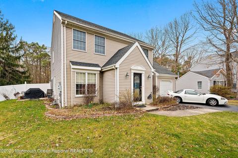 146 Spruce Cir N, Barnegat, NJ 08005