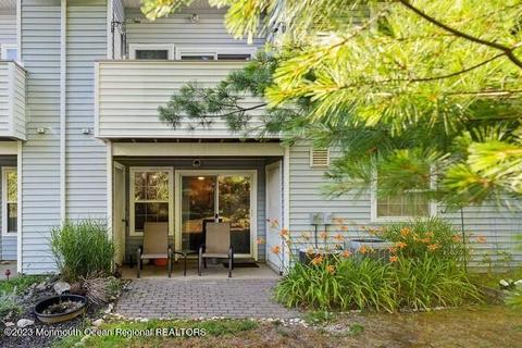 3 Jockey Ln #118, Tinton Falls, NJ 07753