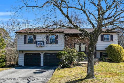 80 Old Bridge Dr, Howell, NJ 07731