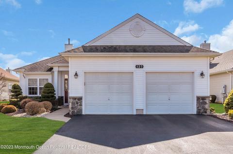 127 Murano Ave, Monroe, NJ 08831