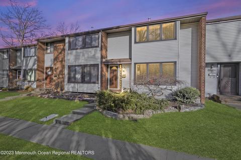 65 Bennington Dr, East Windsor, NJ 08520