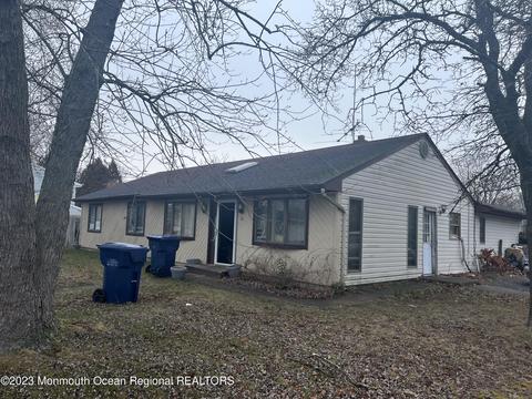 36 Birch St, Beachwood, NJ 08722