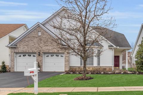 221 Everton Blvd, Marlboro, NJ 07746
