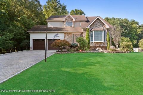 206 Jon St, Old Bridge, NJ 08857