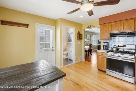 89 Burlington Ave, Leonardo, NJ 07737 photo 15
