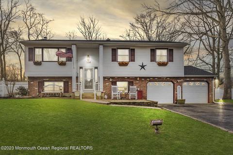 126 Salem Hill Rd, Howell, NJ 07731