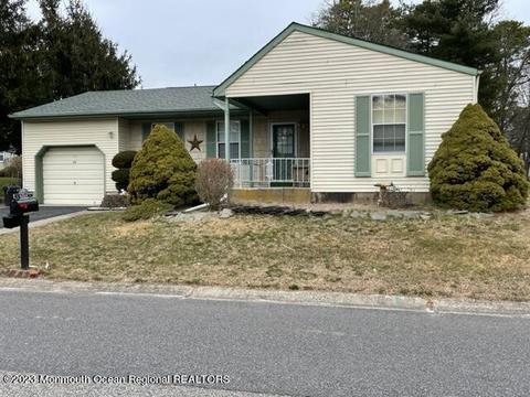 10 Penwood Dr, Whiting, NJ 08759