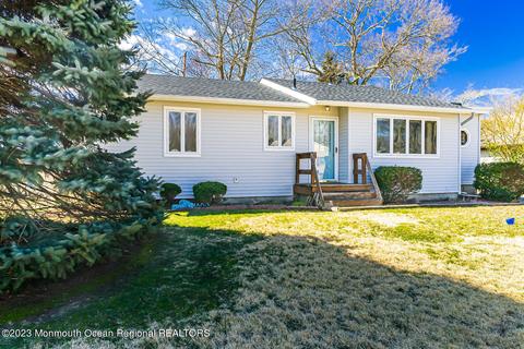 105 Seneca Lake Dr, Little Egg Harbor, NJ 08087