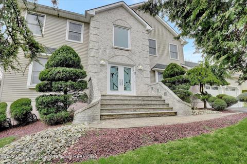 5 Hickory Ct, Manalapan, NJ 07726