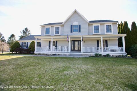 43 Buttonwood Ln, Freehold, NJ 07728
