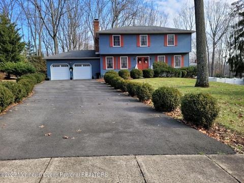 4 Manalapan Woods Dr, Englishtown, NJ 07726