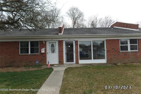 49 River Edge Dr #33, Brick, NJ 08724