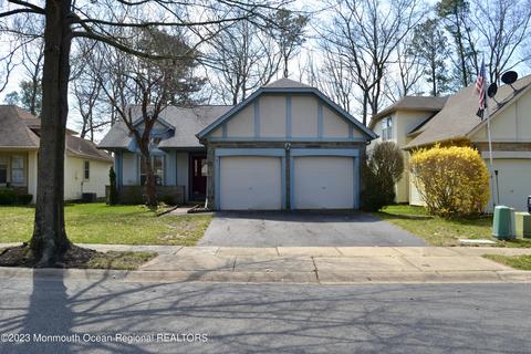 6 Waverly Ln, Jackson, NJ 08527