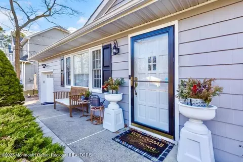 678 Dunedin St, Toms River, NJ 08753
