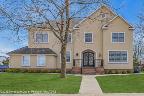 118 Liberty Dr, Lakewood, NJ 08701