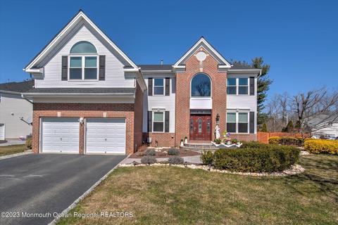 22 Inverness Dr, Marlboro, NJ 07746