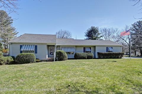9 Honey Ln, Tinton Falls, NJ 07712