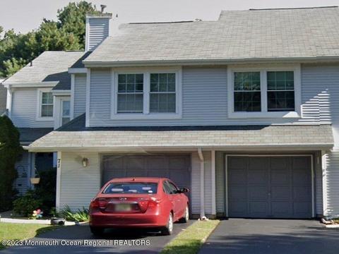 71 Malibu Dr, Eatontown, NJ 07724
