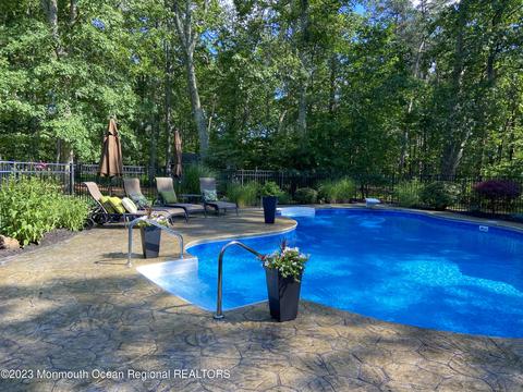 3 E Dickens Ct, Jackson, NJ 08527 photo 2