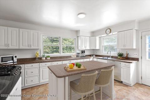 1422 Marconi Rd, Wall, NJ 07719