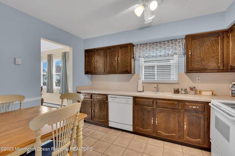 6 Markham Rd, Brick, NJ 08724 photo 5