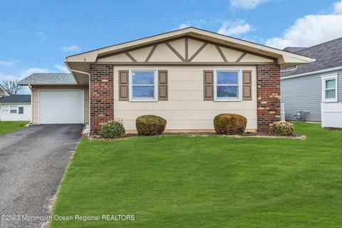 6 Markham Rd, Brick, NJ 08724