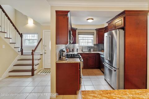 33 Apple Dr, Spring Lake Heights, NJ 07762