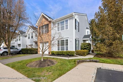 16 Sunningdale Cir, Manalapan, NJ 07726