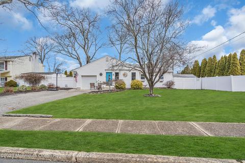 106 Oak Hill Dr, Toms River, NJ 08753