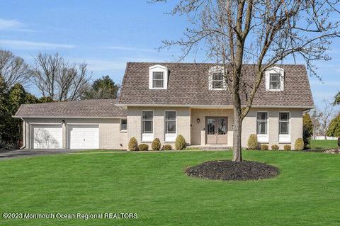 91 Portage Dr, Freehold, NJ 07728