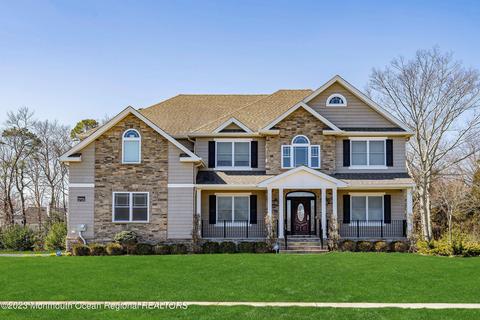 1713 Symphony Ln, Toms River, NJ 08755