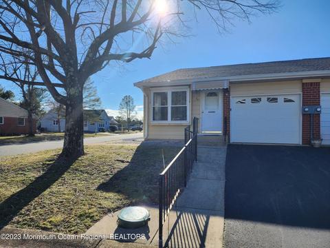5 Crockett Ln #A, Whiting, NJ 08759