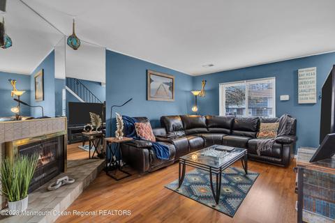 97 Creek Rd #465, Brick, NJ 08724