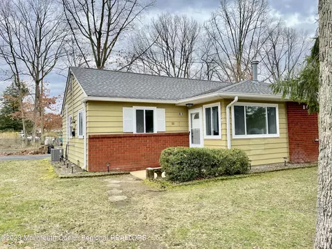 8 S Heron St #B, Manchester, NJ 08759