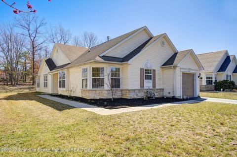 2405 Torrington Dr, Toms River, NJ 08755