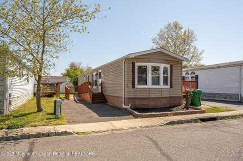 37 Seattle Slew Dr, Howell, NJ 07731