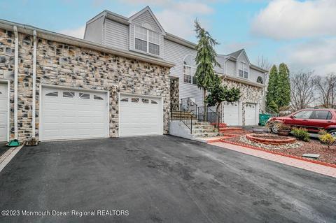 72 Kingfisher Ct, Marlboro, NJ 07746