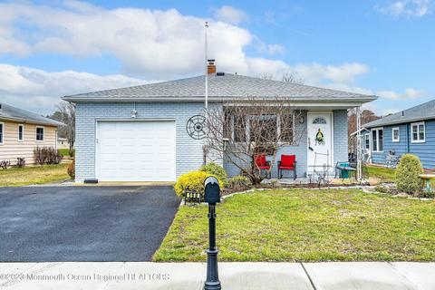 190 Harrington Dr N, Toms River, NJ 08757