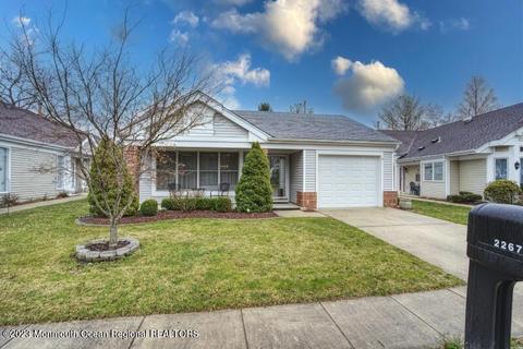 2267 Kira Ct, Toms River, NJ 08755