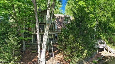 19 Big Beech Ln, Colts Neck, NJ 07722