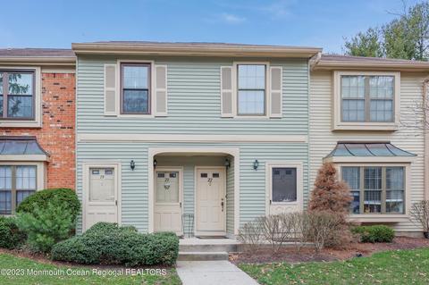 20 Balmoral Ct, Matawan, NJ 07747