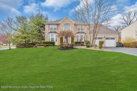 2 Kensington Ct, Jackson, NJ 08527